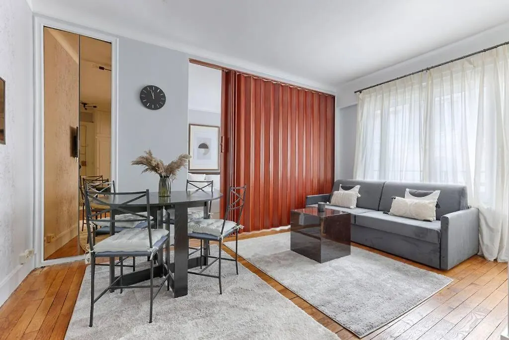 Matignon Saint-Honore : Magnifique Appartement 1Br Paris
