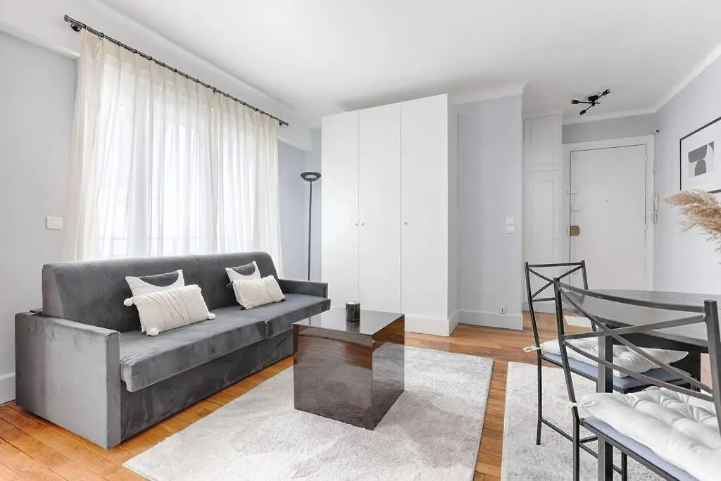 Matignon Saint-Honore : Magnifique Appartement 1Br Paris 0*,