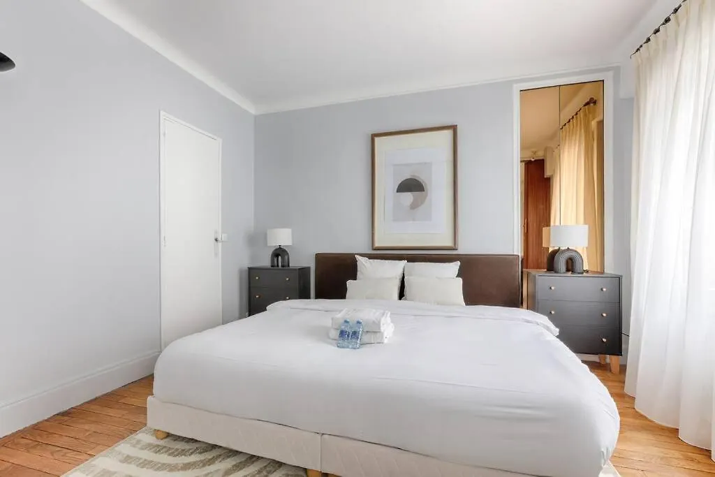 Apartment Matignon Saint-Honore : Magnifique Appartement 1Br Paris